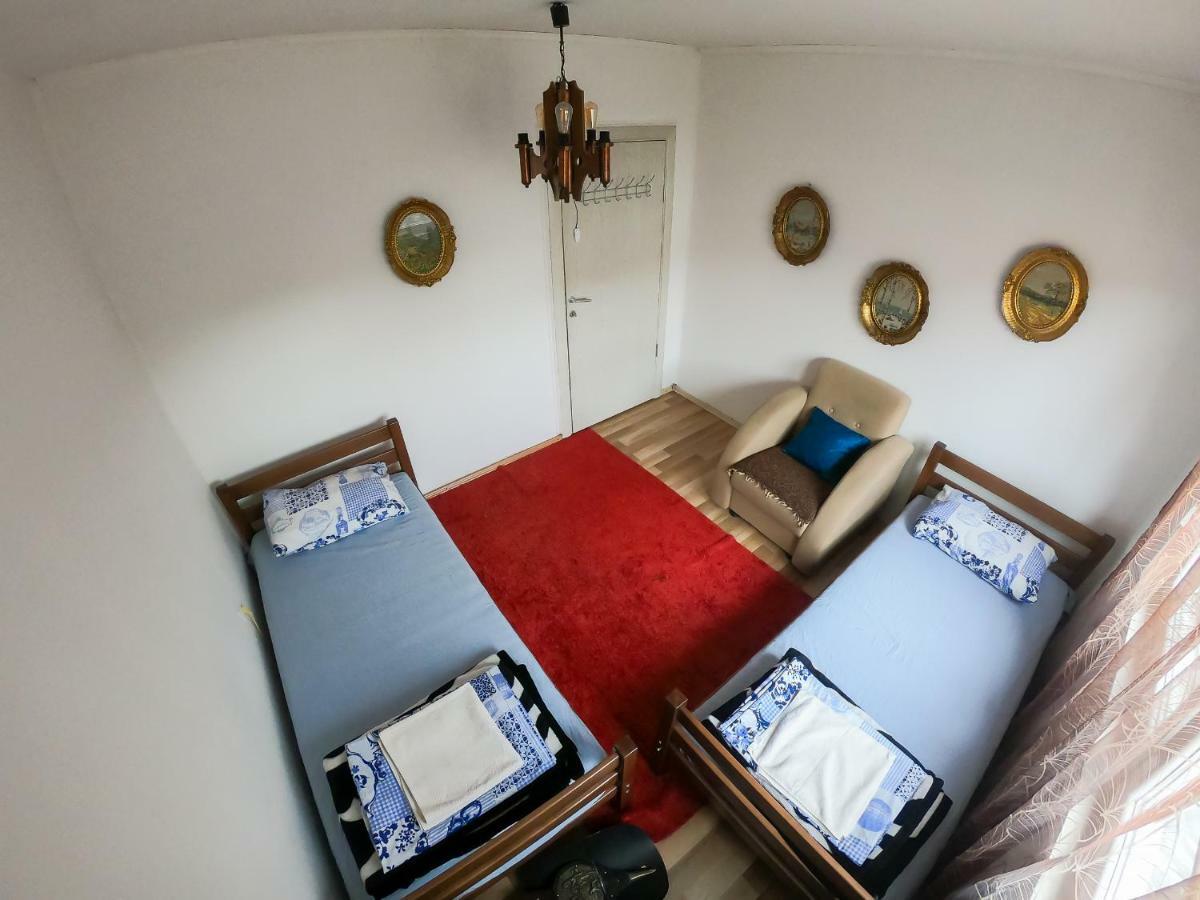 Sarac Hostel Peje Bagian luar foto