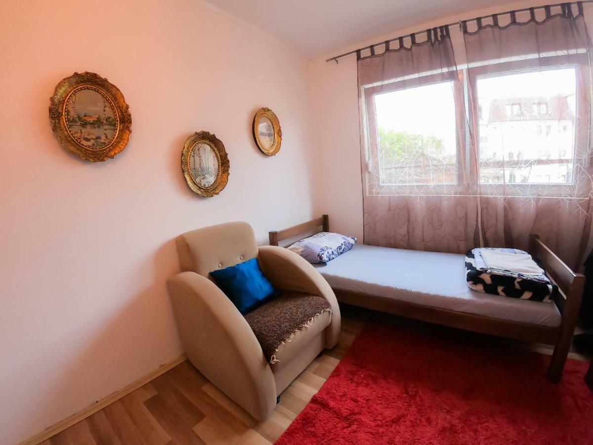 Sarac Hostel Peje Bagian luar foto
